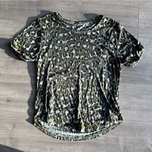 Lucky Brand leopard short sleeve shirt - size XS - army green, beige and black